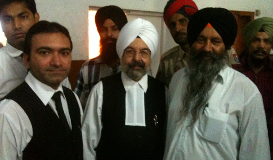 Bha Kulvir Singh Barapind outside Jalandhar court [Sept. 29, 2014]