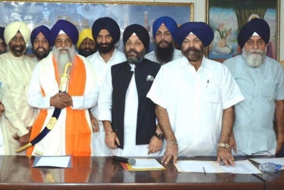 DSGMC officials with Gurbaksh Singh Khalsa