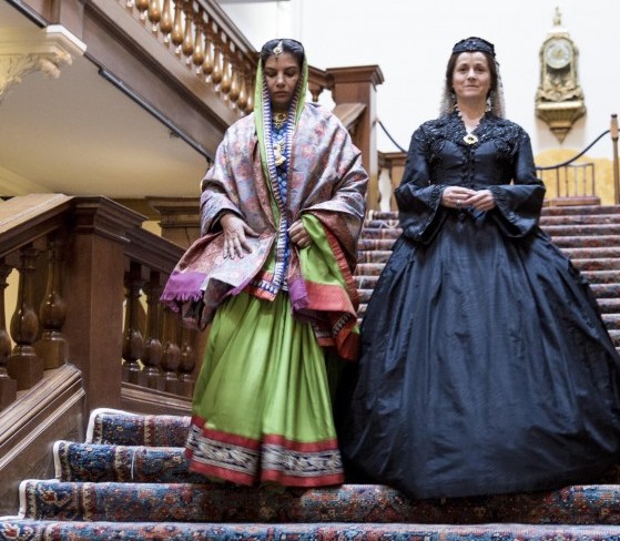 Shabana Azmi (As Maharani jinda) & famous actress Amanda Root (As Queen Victoria) on the set of 'The Black Prince'