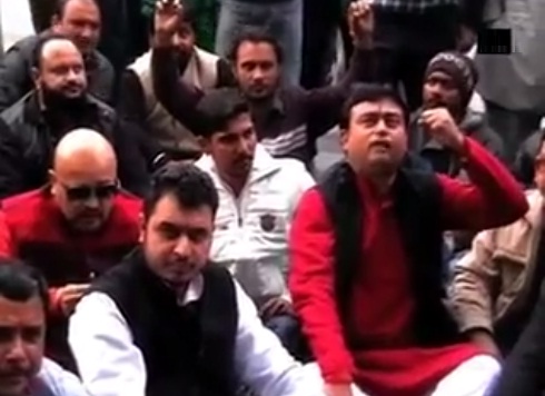 Hindutva actovosts and members of Shiv Sena protests against PK in Ludhaina