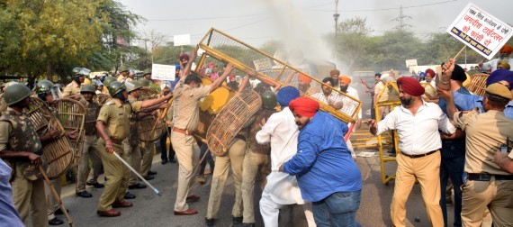 DSGMC stages protest against CBI for clean chit to Jagdish Tytler