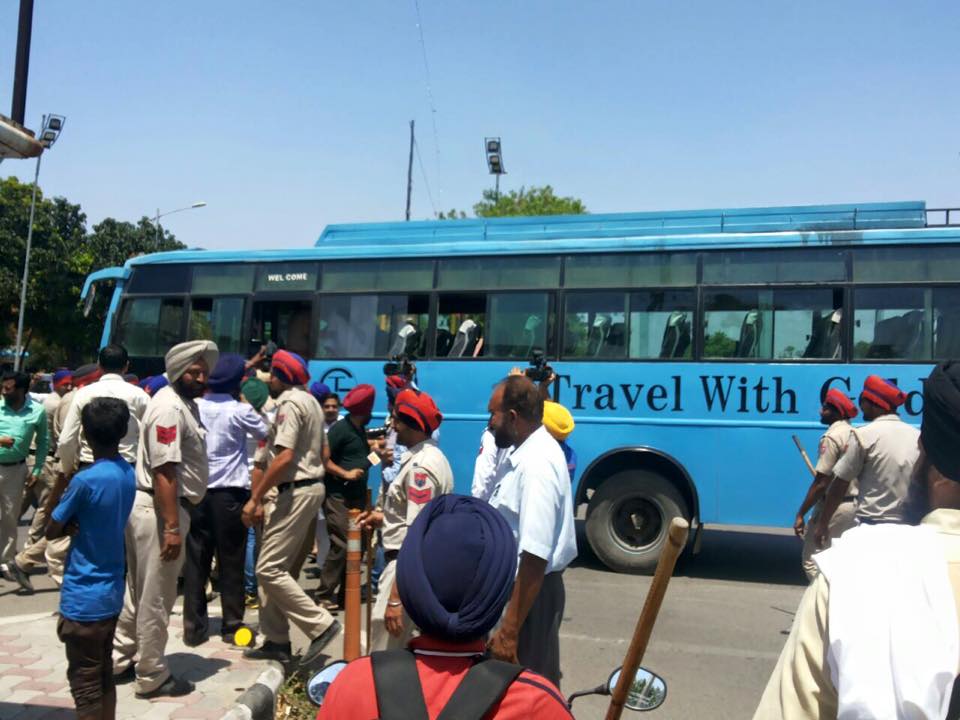 Sikhs Aressted by Police