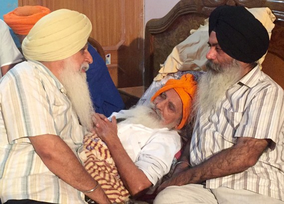 S. Harcharan Singh Dhami (L) and S. Kanwarpal Singh (R) with Bapu Surat Singh (C).