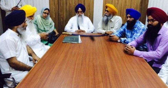 Giani Gurbachan Singh and others meet Prof. Bhullar's wife