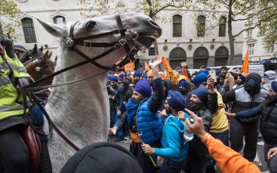 Police trying to prevent protesting sikhs from reaching Indian Ambassy