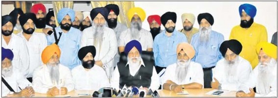 Avtar Singh Makkar addressing press confrenece