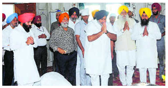 Sukhbir Badal visits memorial of Sant Jarnail Singh Bhindranwale