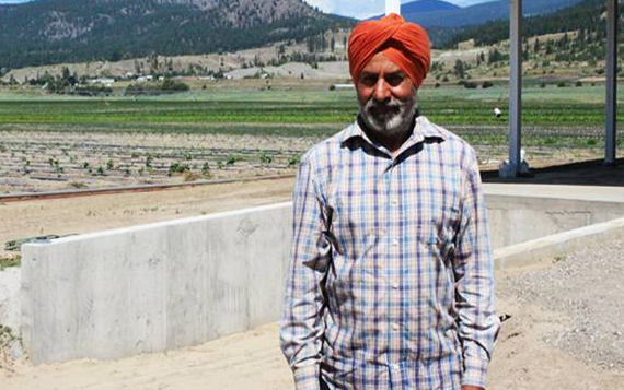 Sikh man saves drowning girl using turban in Canada