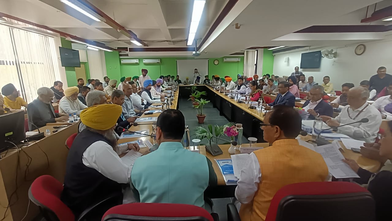 A view of meeting between Farmers' delegation and ministers of the Union and Punjab governments. Meeting was held on 19 March 2025 at Chandigarh (Photo - Sikh Siyasat News)