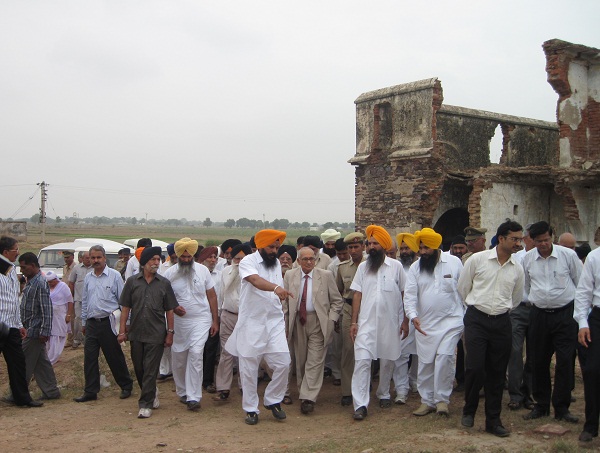 Justice (Retd) T. K. Garg visited Hondh Massacre site